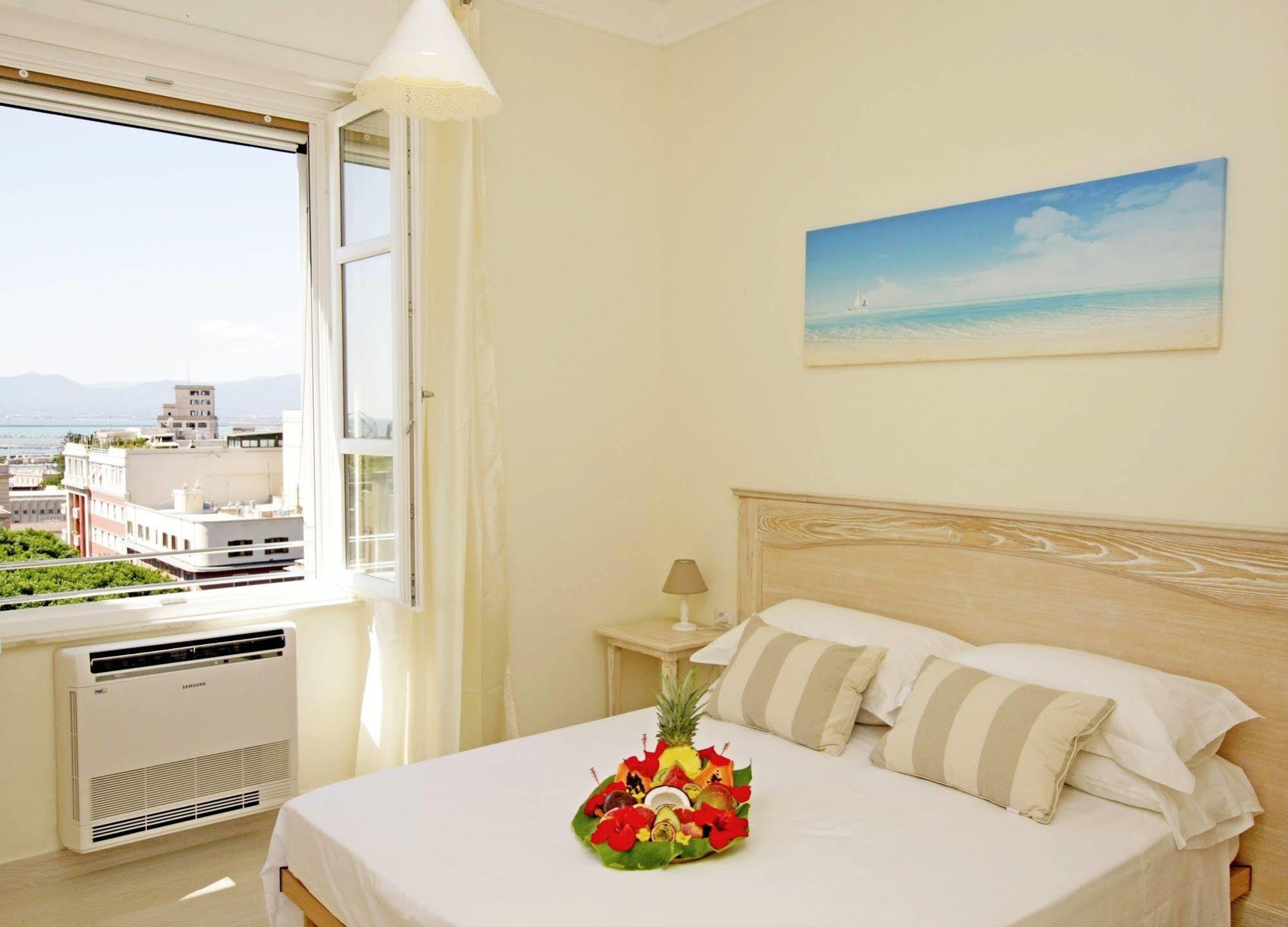 Brezza Marina Luxury Rooms Cagliari Ngoại thất bức ảnh