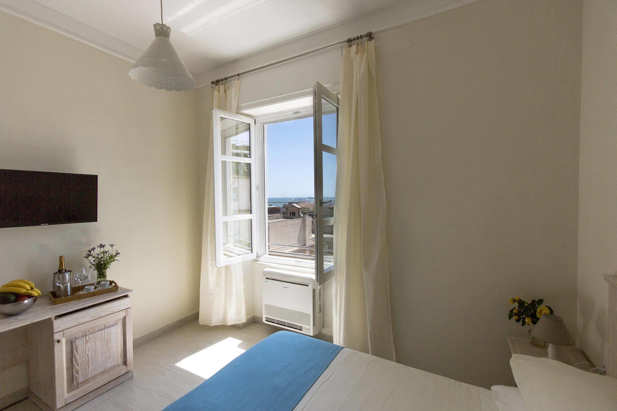 Brezza Marina Luxury Rooms Cagliari Ngoại thất bức ảnh