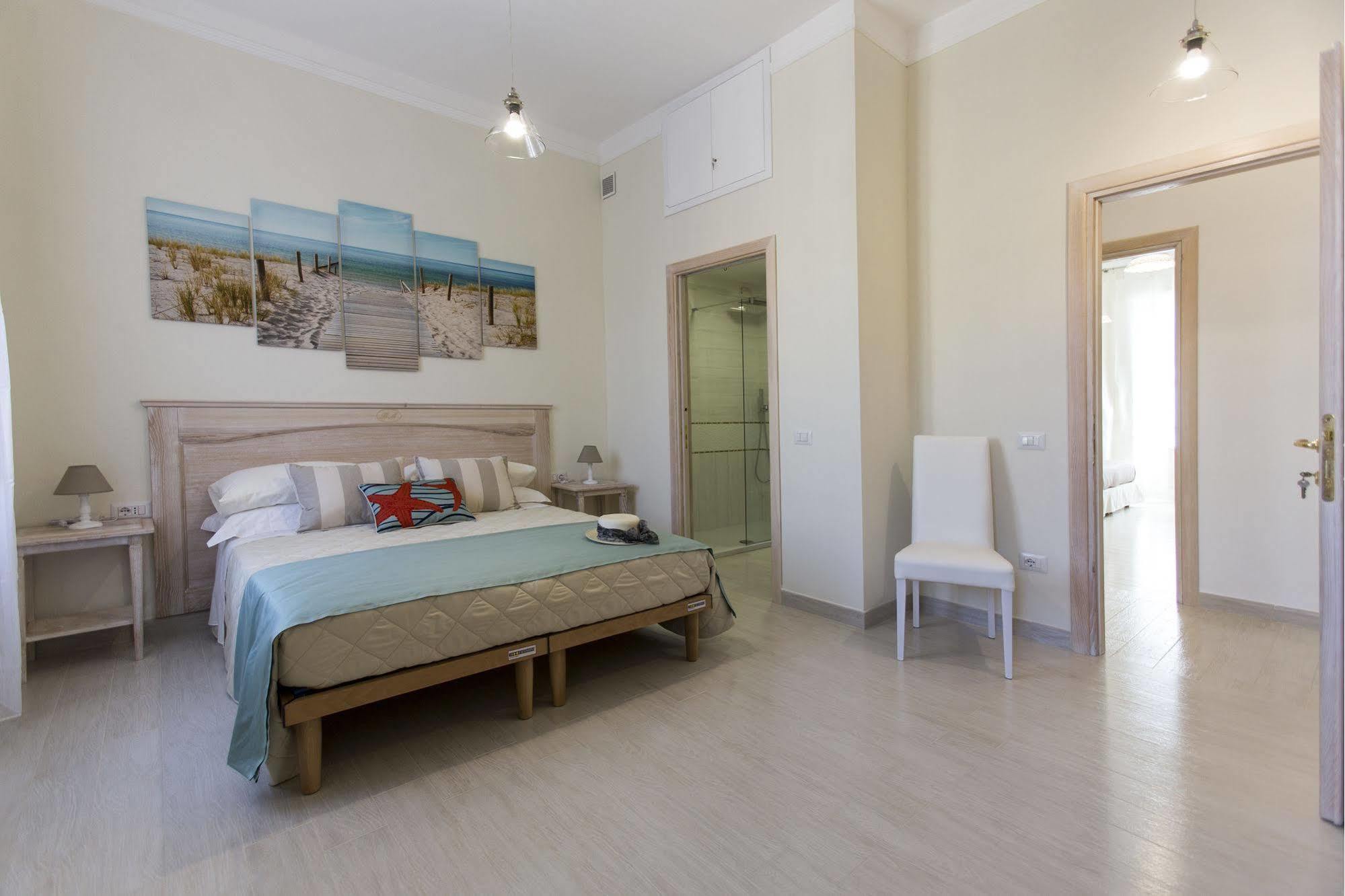 Brezza Marina Luxury Rooms Cagliari Ngoại thất bức ảnh
